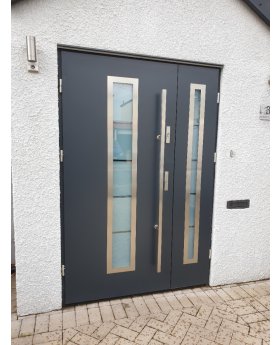 Fargo 12 DB - front doors with sidelites