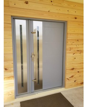Fargo 26H DB - front door with side panels
