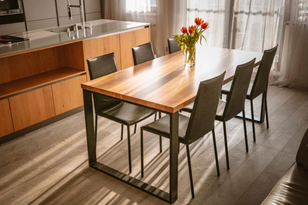 Zaff 07 - high quality oak dining table
